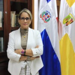 Dra. Fanny Torres, Decana de la Facultad de Ciencias Religiosas.