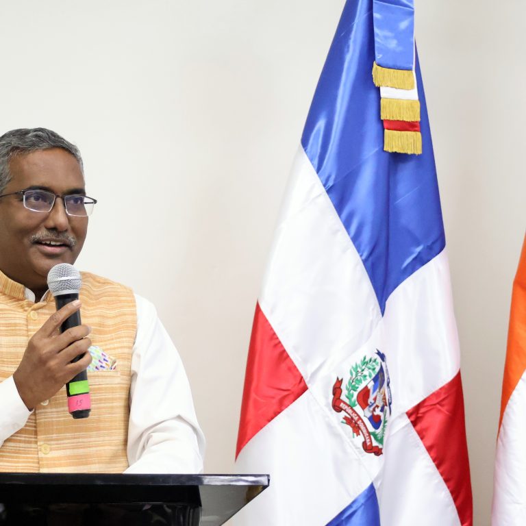 NP UCSD analiza oportunidades de cooperación bilateral junto a embajada de la India - Embajador