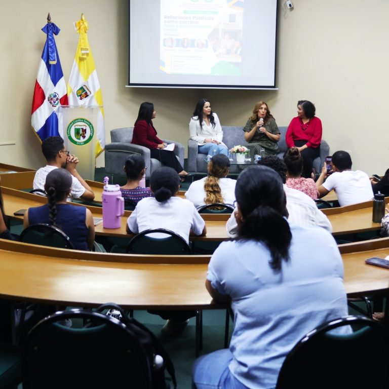Panel de la UCSD sobre retos y oportunidades de las Relaciones Públicas