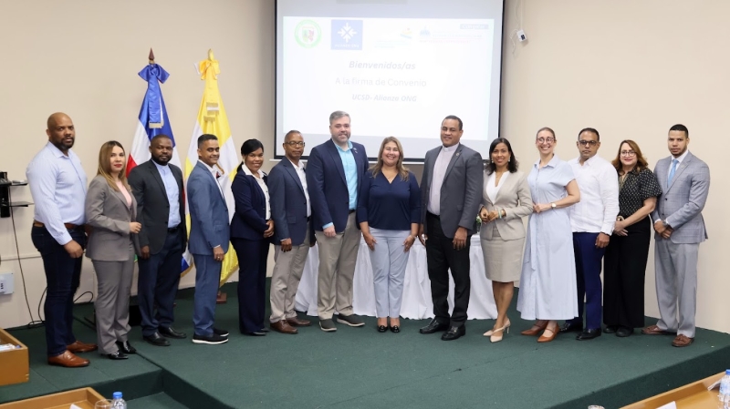 Autoridades de la UCSD, Alianza ONG y CASFL