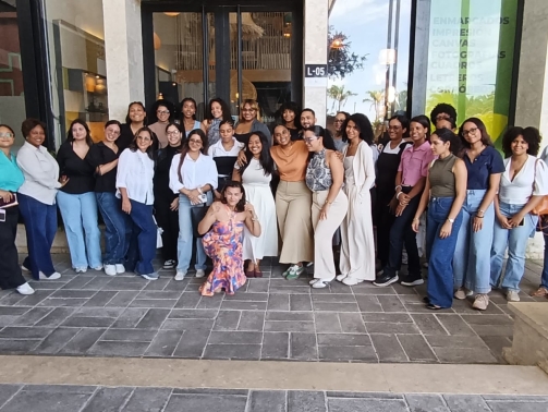 Foto visita estudiantes ucsd diseño (2)